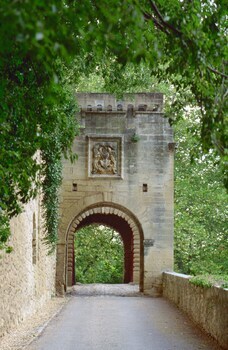 Bed & Breakfast Chateau De La Barben
