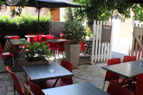 Hotel H�tel Les Vignes Rouges