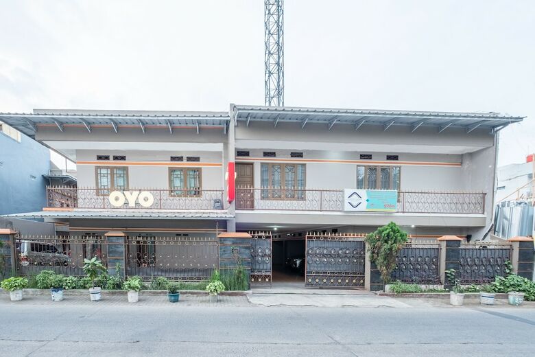 Hotel Oyo 691 Kawaluyaan Residence
