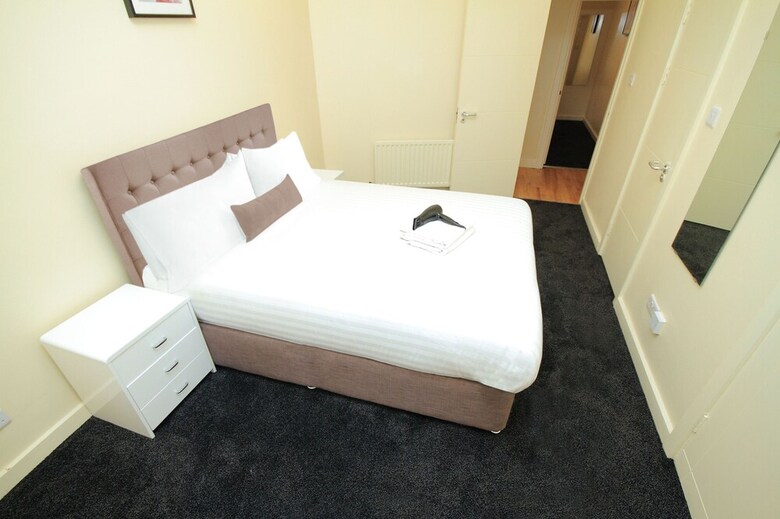 5 Star Dame Street Apartment