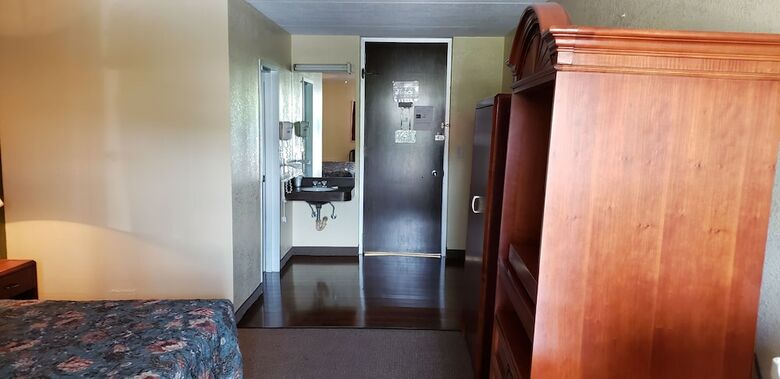 Hotel Landmark Inn