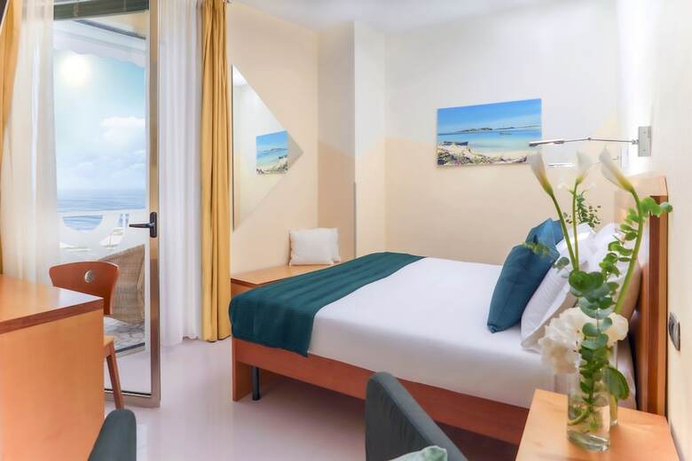 Hotel Piccadilly Suites And Rooms