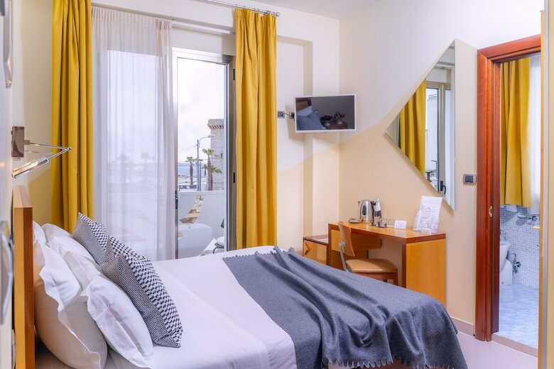 Hotel Piccadilly Suites And Rooms