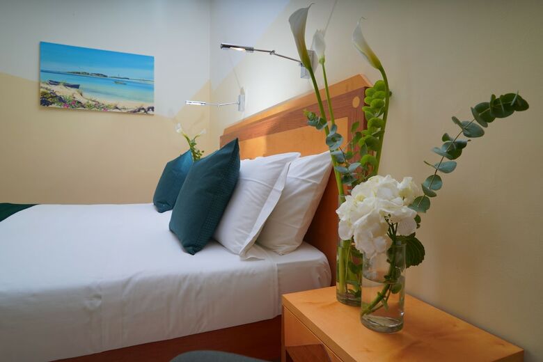 Hotel Piccadilly Suites And Rooms