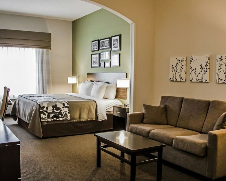 Hotel Sleep Inn & Suites