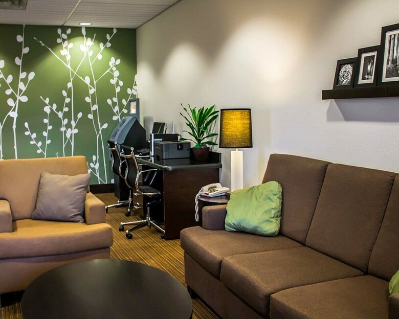 Hotel Sleep Inn & Suites