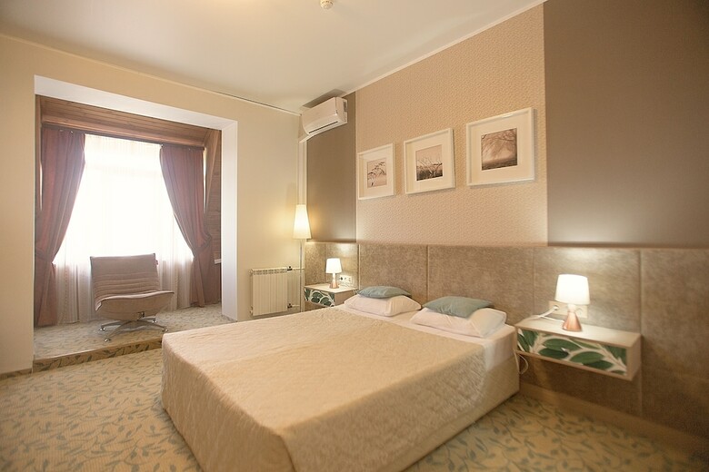 Crona Medical & Spa Hotel