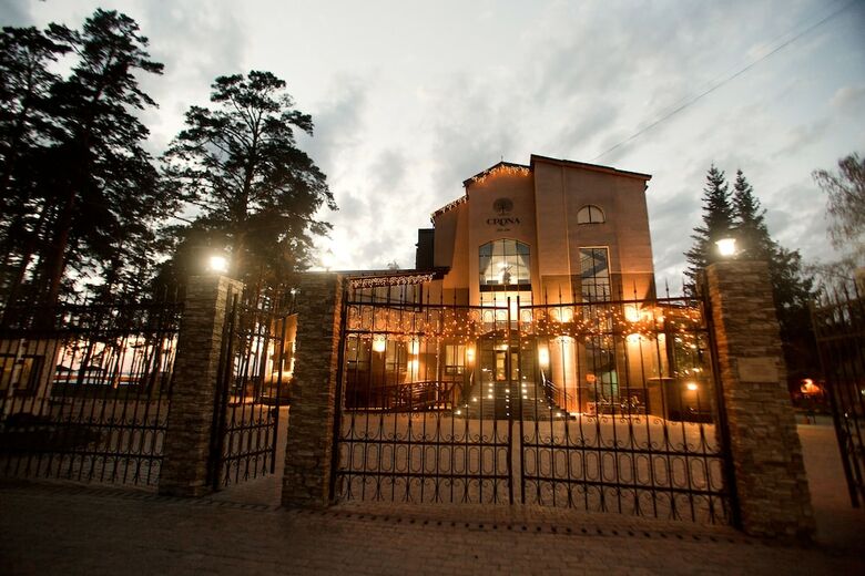 Crona Medical & Spa Hotel