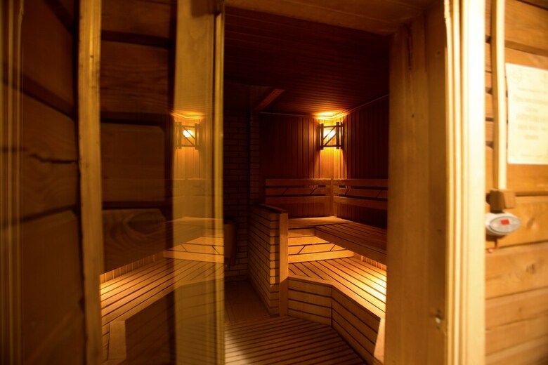 Crona Medical & Spa Hotel