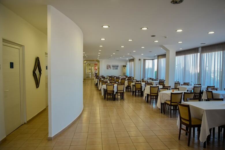 Felicity Hotel