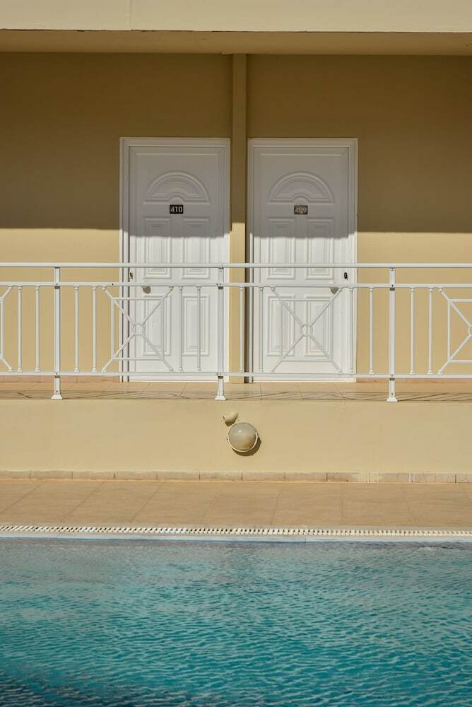 Felicity Hotel