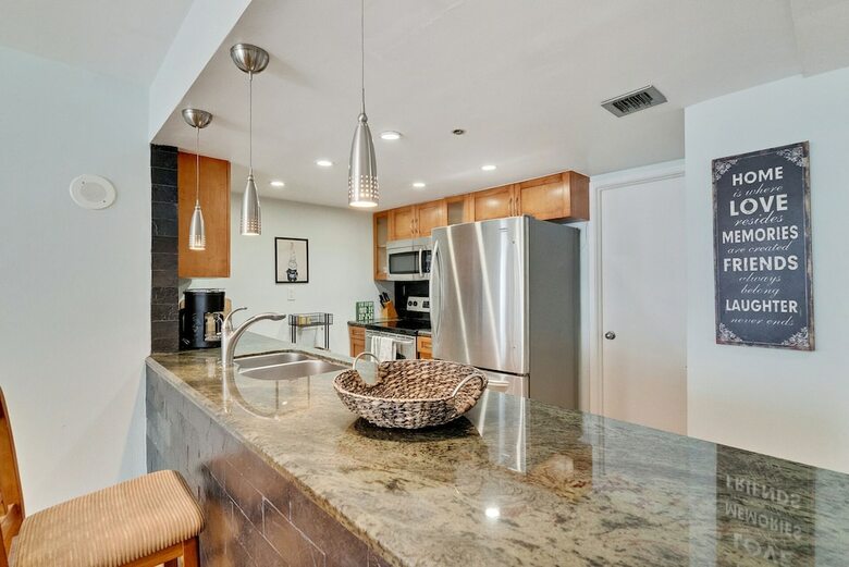The Grand Condos By Edgewater One Ir