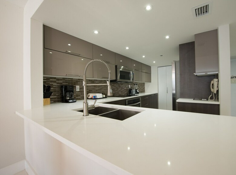 The Grand Condos By Edgewater One Ir