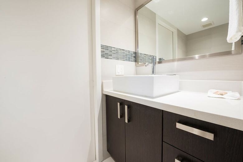 The Grand Condos By Edgewater One Ir