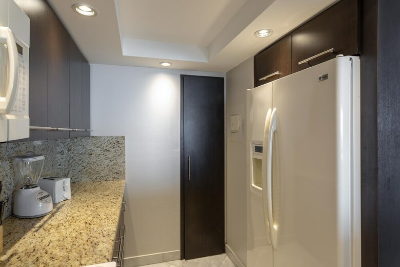 The Grand Condos By Edgewater One Ir