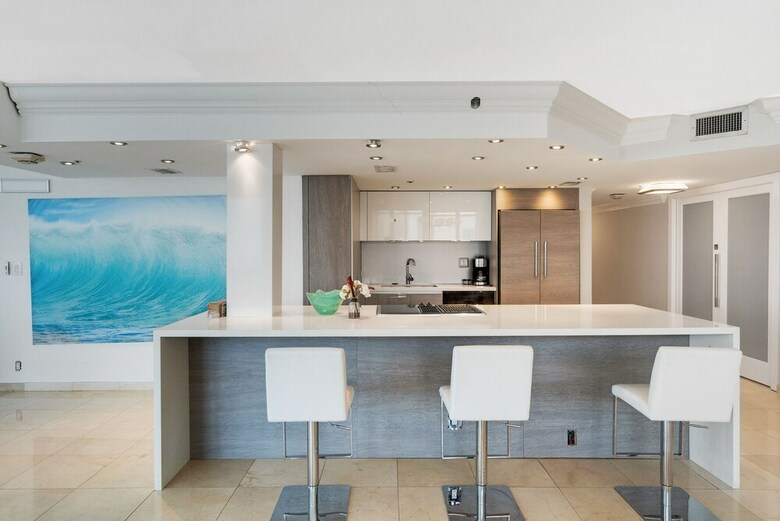 The Grand Condos By Edgewater One Ir