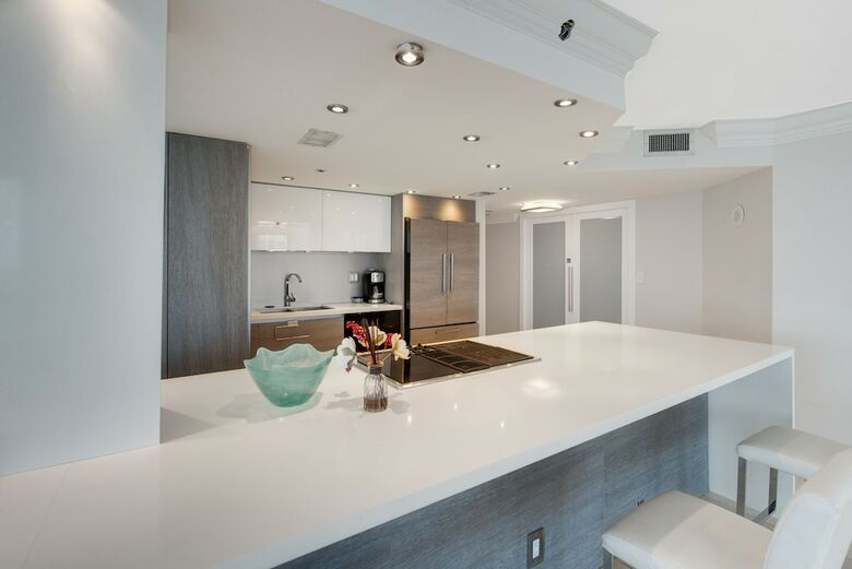 The Grand Condos By Edgewater One Ir