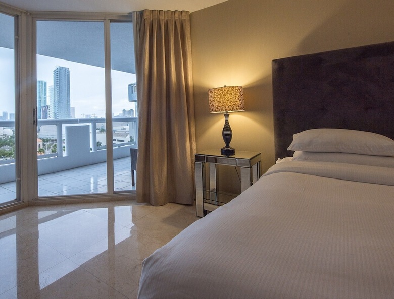 The Grand Condos By Edgewater One Ir