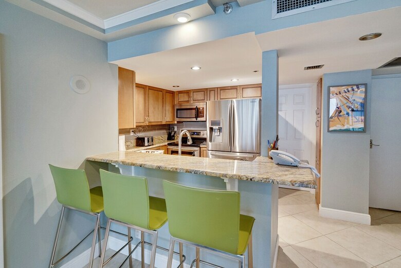 The Grand Condos By Edgewater One Ir
