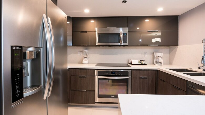 The Grand Condos By Edgewater One Ir