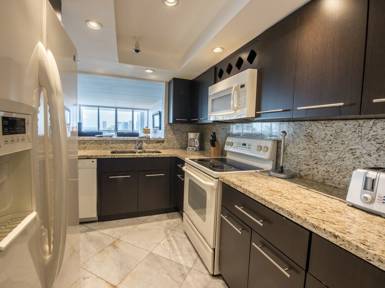 The Grand Condos By Edgewater One Ir