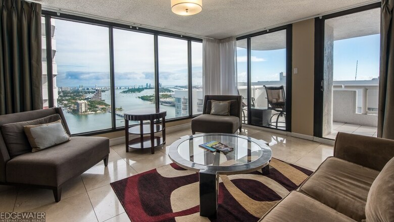 The Grand Condos By Edgewater One Ir