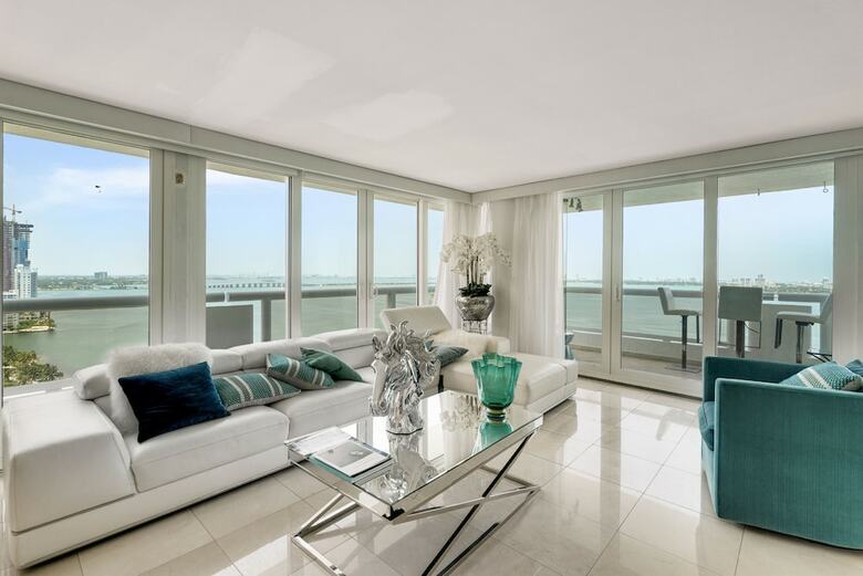 The Grand Condos By Edgewater One Ir