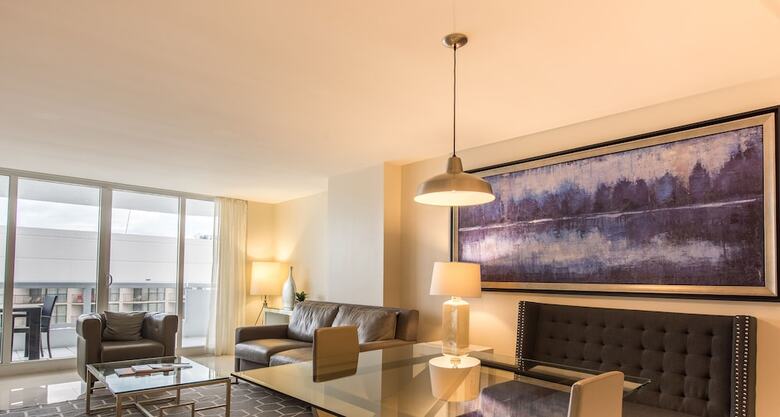 The Grand Condos By Edgewater One Ir