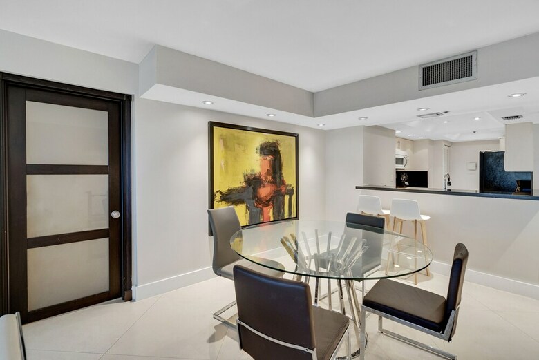 The Grand Condos By Edgewater One Ir
