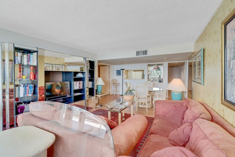 The Grand Condos By Edgewater One Ir