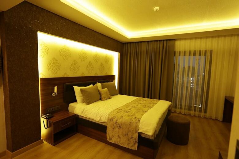 Can Deluxe Hotel