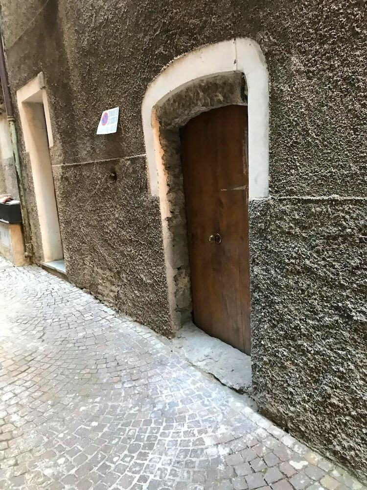House With 2 Bedrooms In Badalucco - 8 Km From The Beach