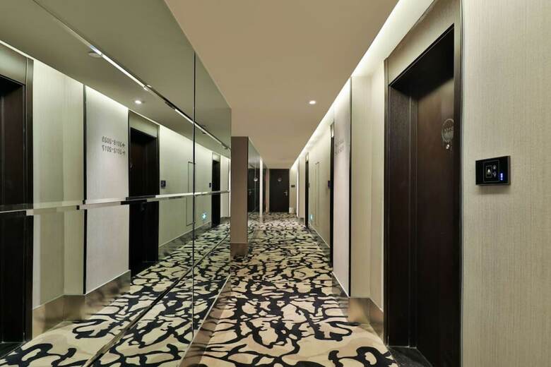 Orange Hotel Select XI 'an North Station