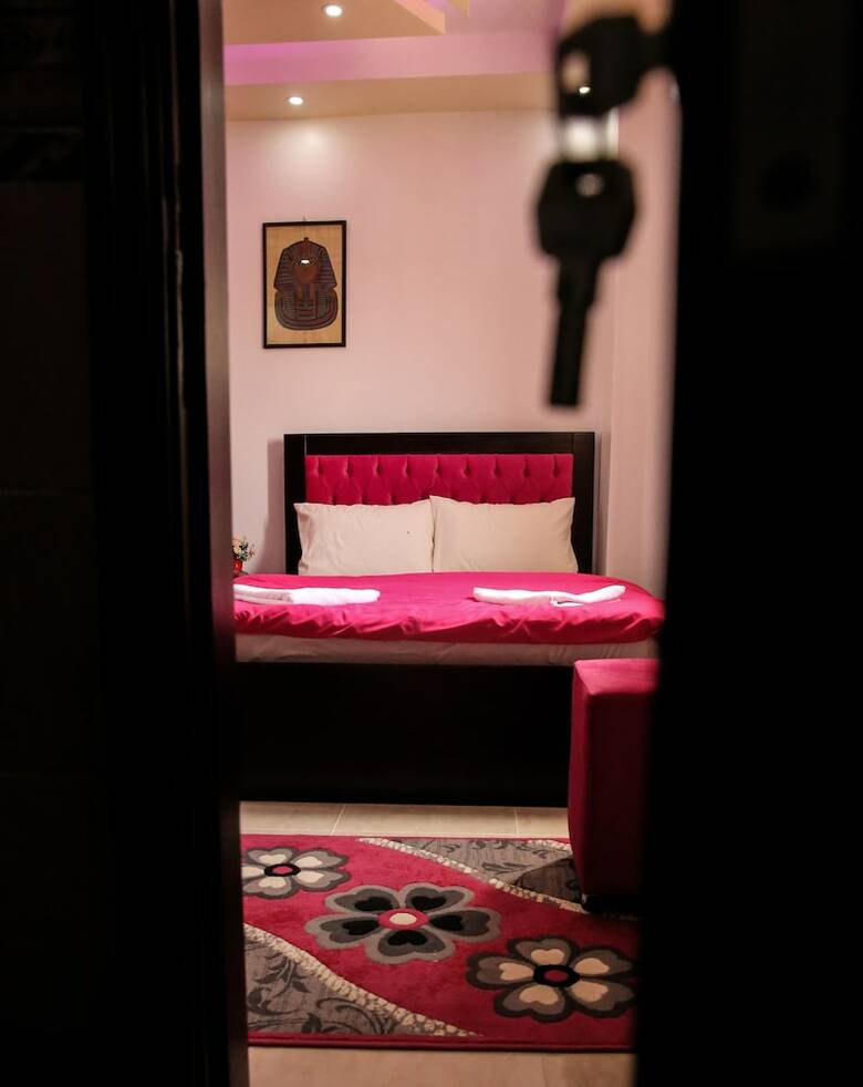 Hostal Queen Pyramids View Inn