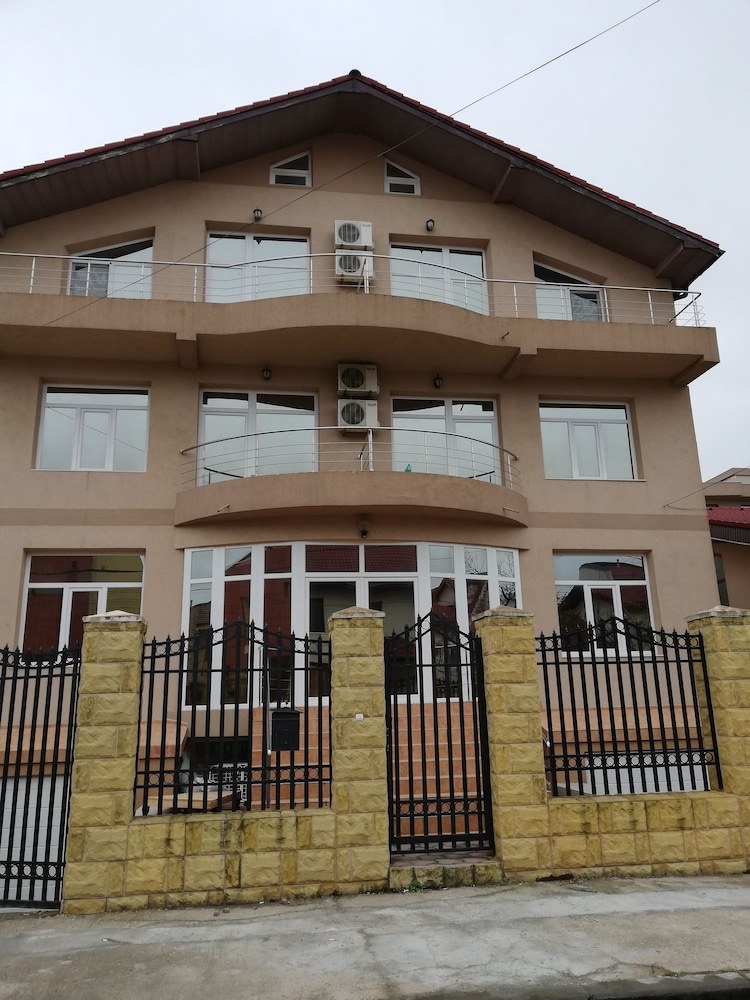 Hotel Pensiunea Virginia Mamaia-nord