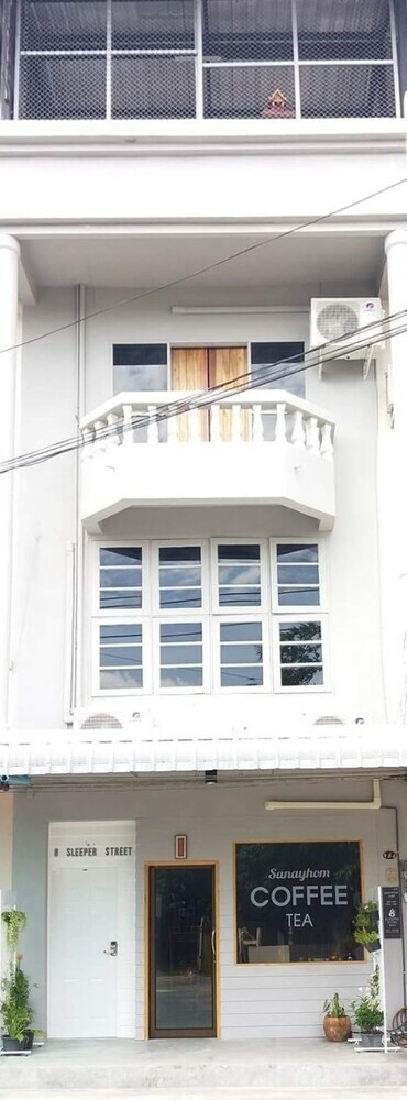 Hostal 8 Sleeper Street