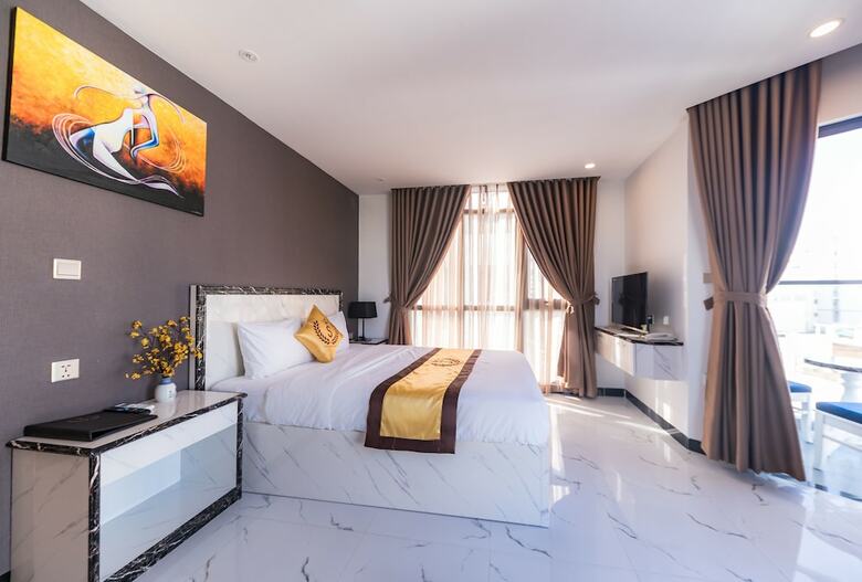 Ten Dollars Hotel