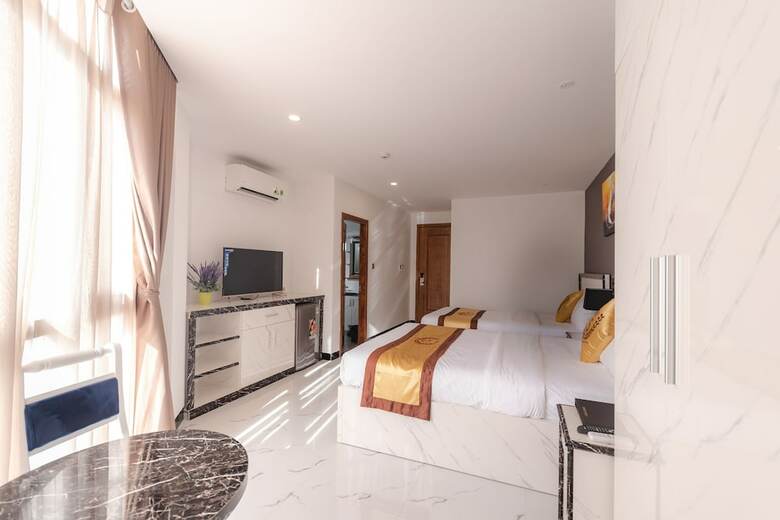Ten Dollars Hotel