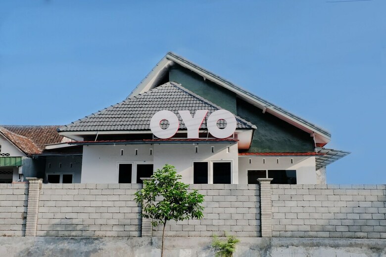 Hotel Oyo 973 Simpang Alun-alun Residence