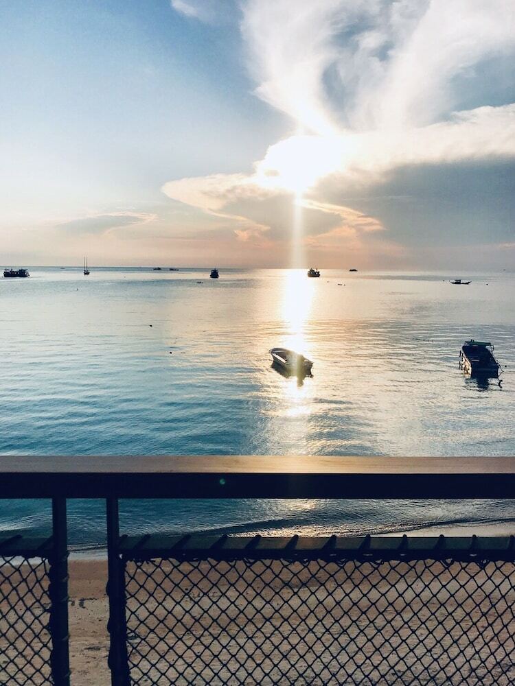 Blue Tao Beach Hotel