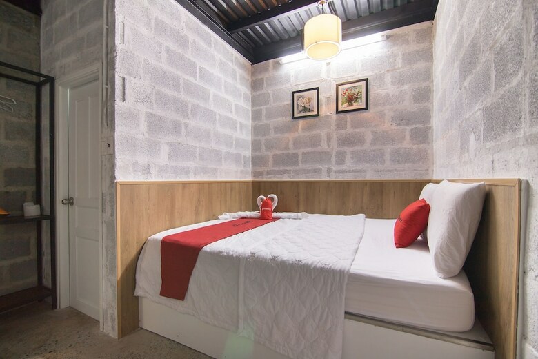 Hotel Reddoorz Plus @ Ung Van Khiem Street