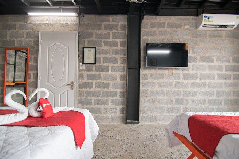 Hotel Reddoorz Plus @ Ung Van Khiem Street