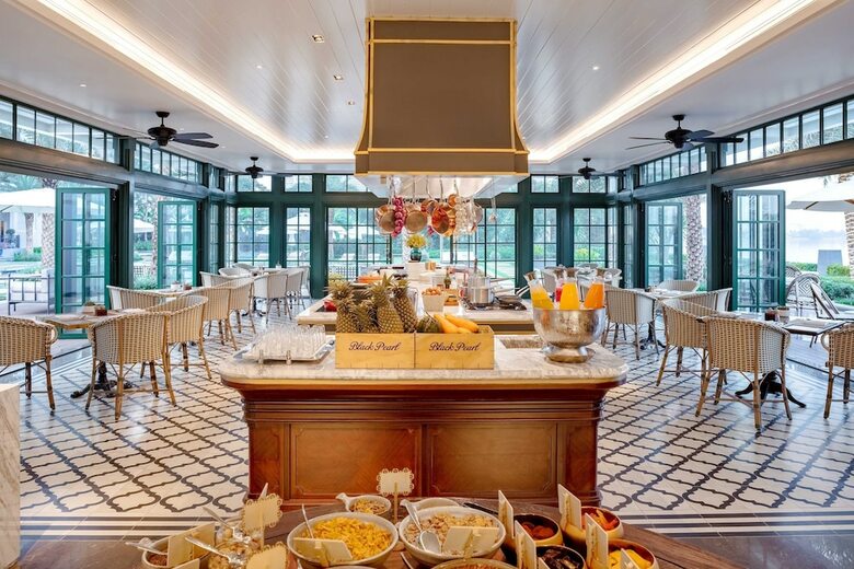 Mia Saigon Luxury Boutique Hotel