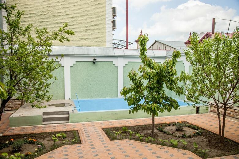 Hostal Platan Hostel