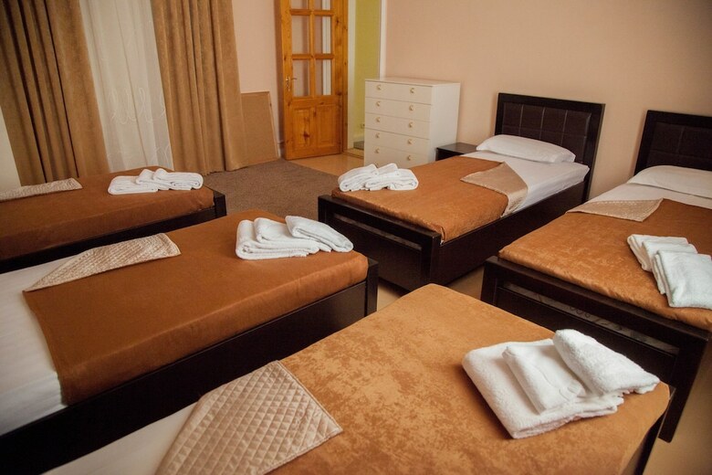 Hostal Platan Hostel