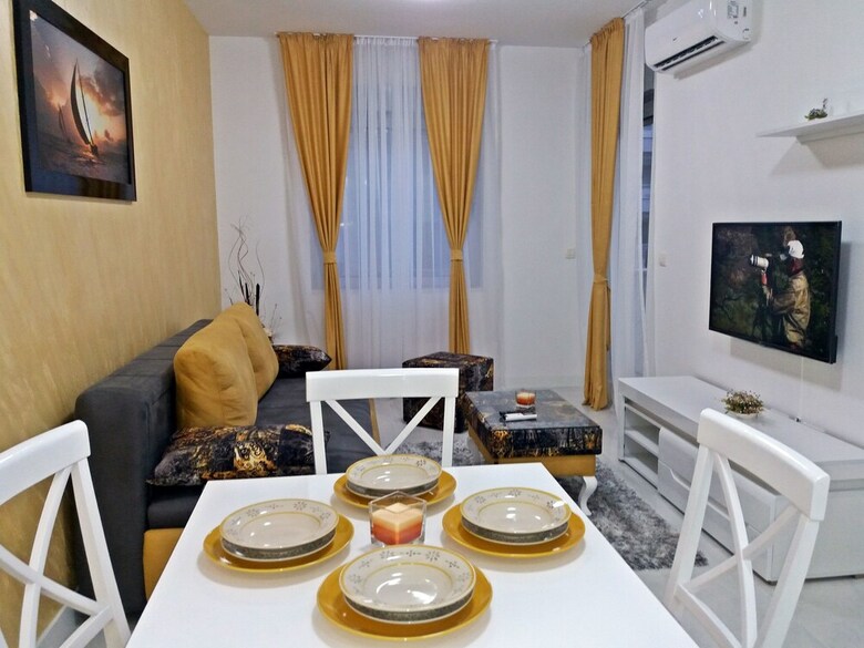 de Luxe City Apartments