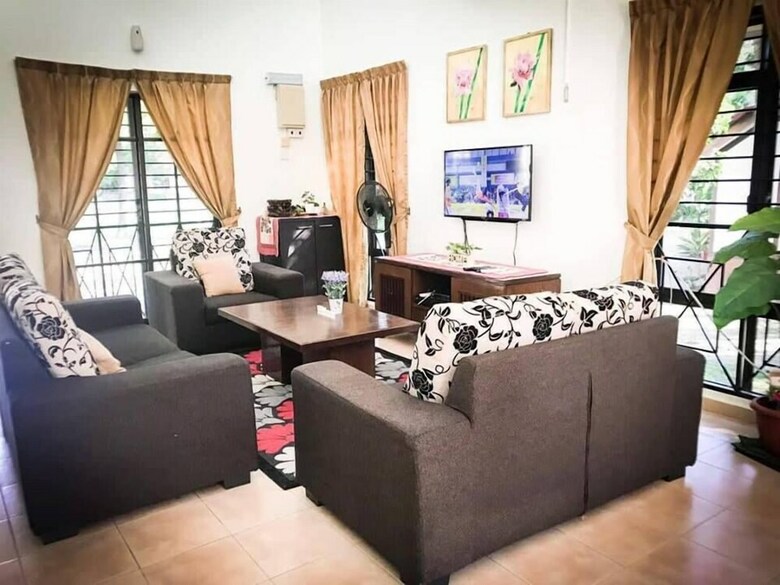 Private Villa With Pool By Azra