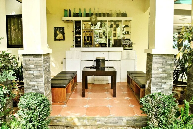 Loria Hotel Tagaytay