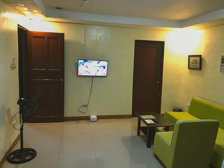 Loria Hotel Tagaytay