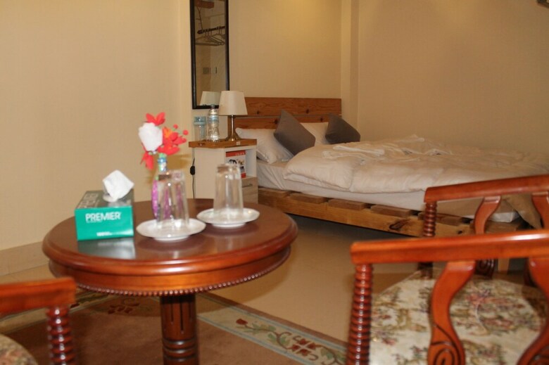Hotel Peace Gallery Inn